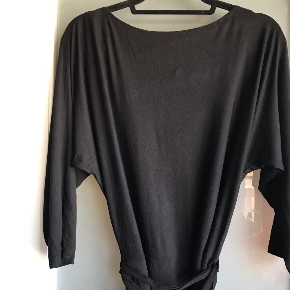 Kenneth Cole top